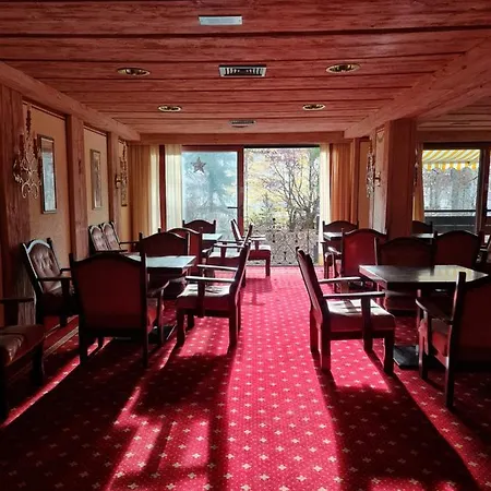 Hotel Das Kronen *