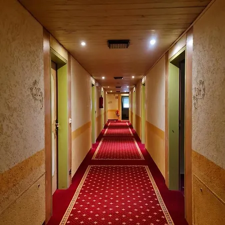 Hotel Das Kronen *